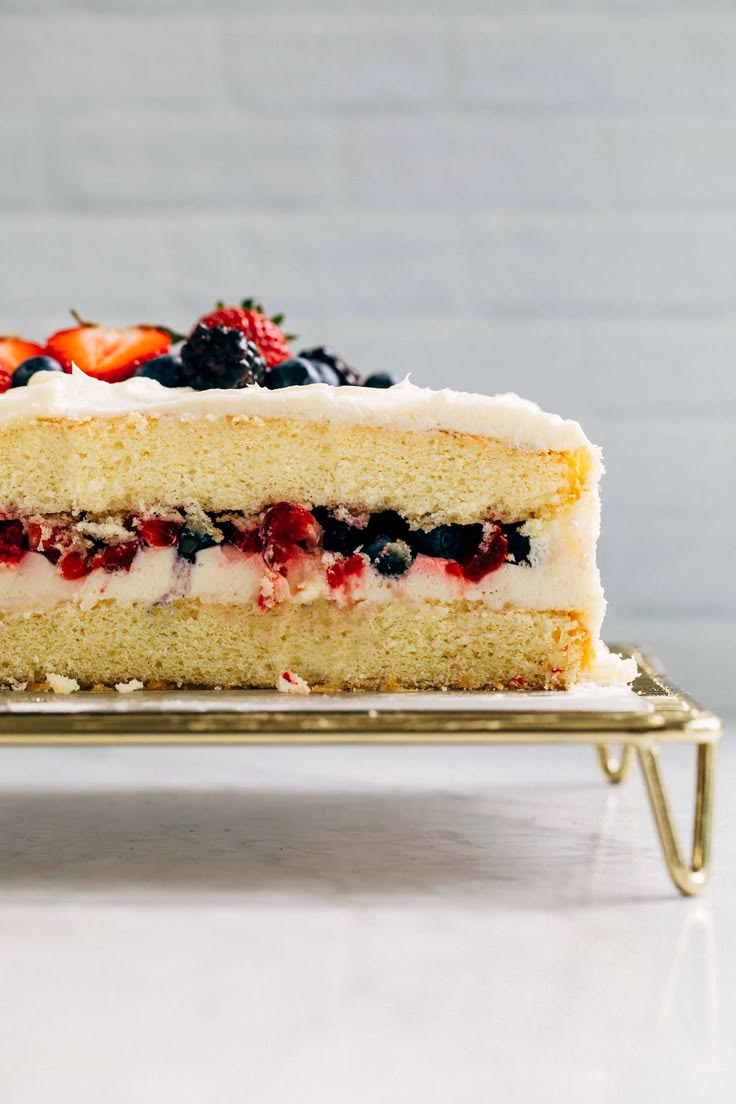 Berry Chantilly Cake