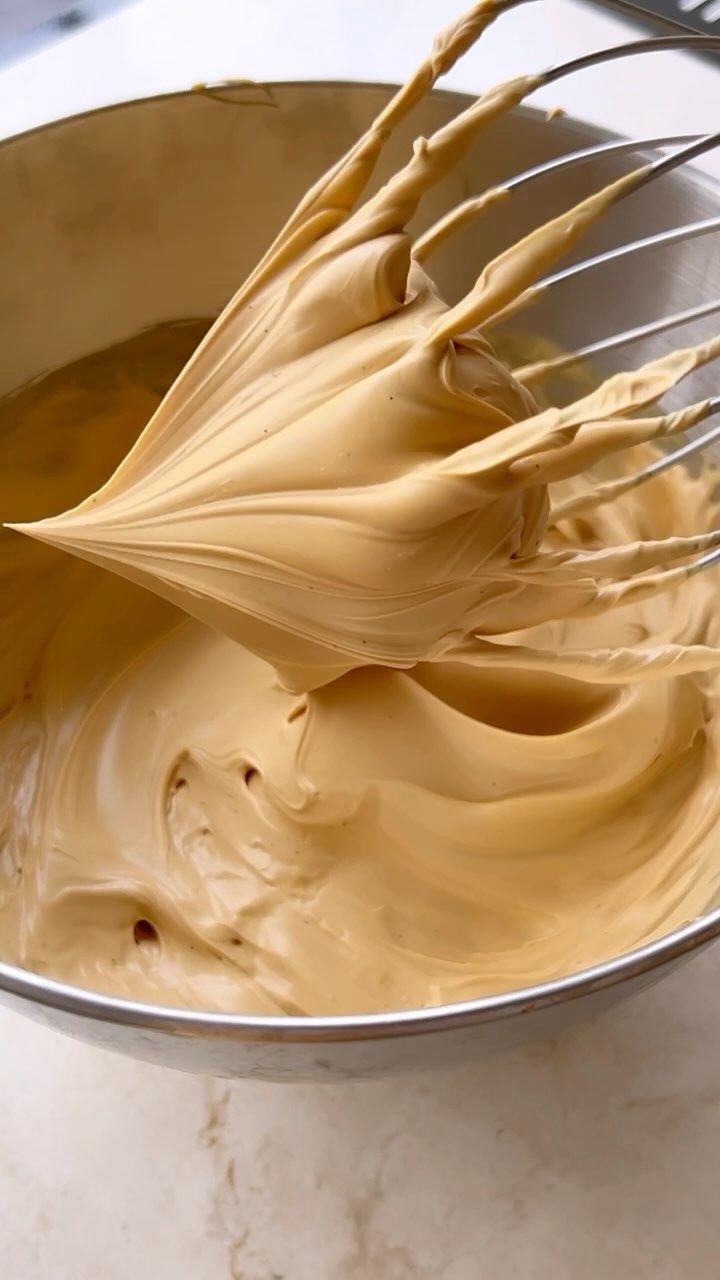 Whipped caramel cream